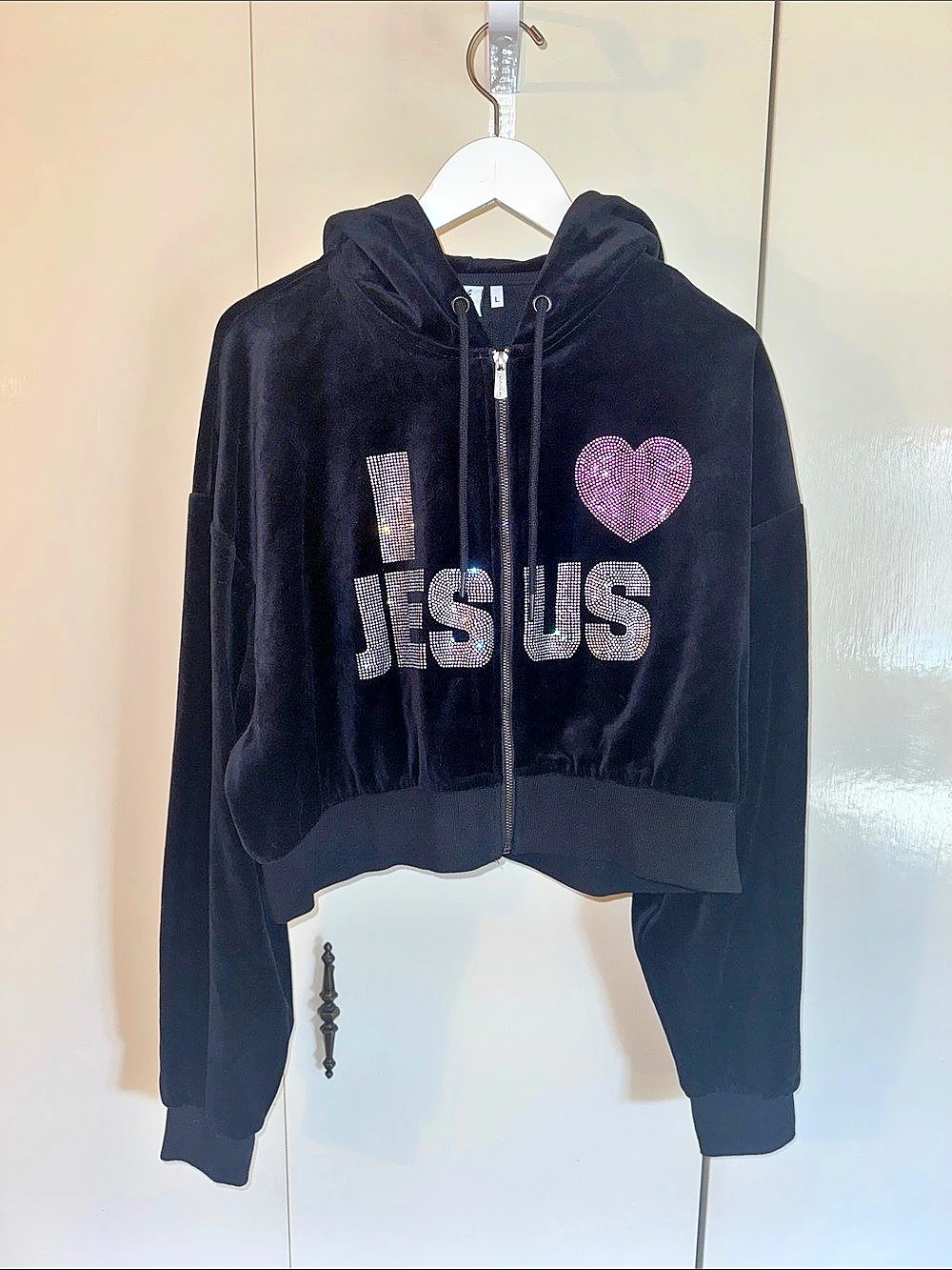 NAMILIA “I 🩷 JESUS” Crystal Cropped Velour Hoodie NWT
